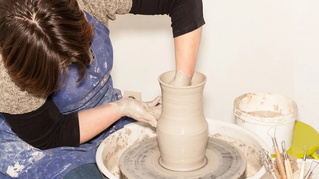 أفضل مهنة في العراق 2022 2  مهنة صناعة الفخار