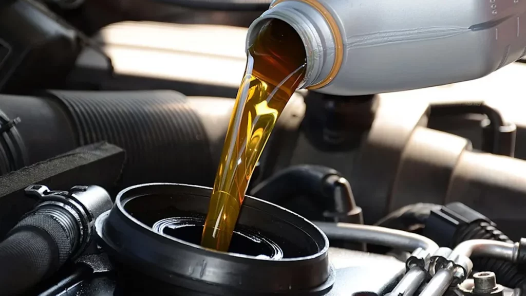 أفضل أنواع زيوت السيارات في العراق لعام 2022 8 عيوب عدم تغيير زيت المحرك