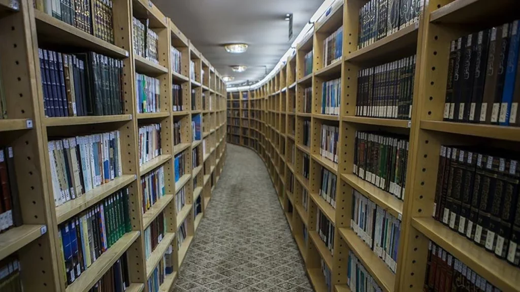 تعرف على أقدم مكتبة في العراق 7 مكتبة العتبة العباسية المقدسة